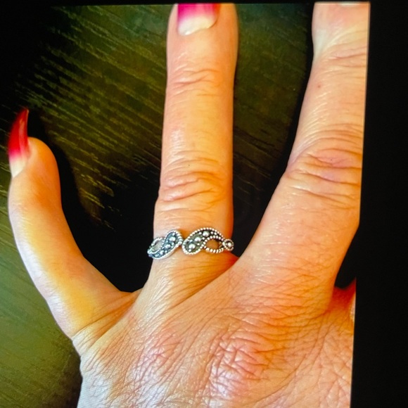 Intricate Silver Ring Collection - Picture 3 of 5